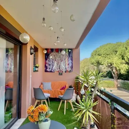 Διαμέρισμα Superbe Studio Au Calme Avec Piscine