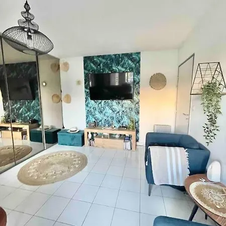 Superbe Studio Au Calme Avec Piscine Διαμέρισμα