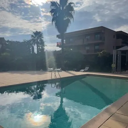Superbe Studio Au Calme Avec Piscine