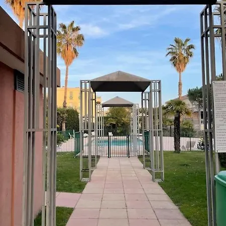 Superbe Studio Au Calme Avec Piscine